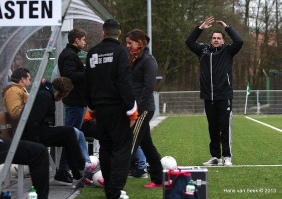 foto Hans van Beek: Brasko Tuvaljevic (RKAVIC) ziet zijn ploeg nog bijna gelijk maken