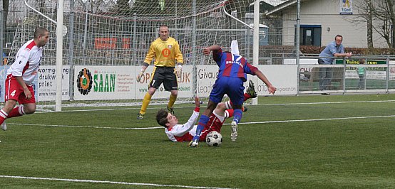 Duku op weg naar de 0-1