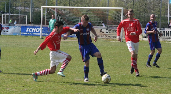 05052013 Dennis Püttmann verdedigt uit kopie