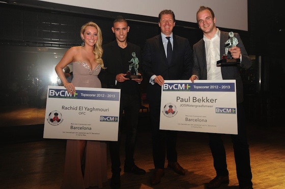 Zimra, topscorers Rachid EL Yaghmouri en Paul Bekker samen met Andre Groot van sponsor BvCM