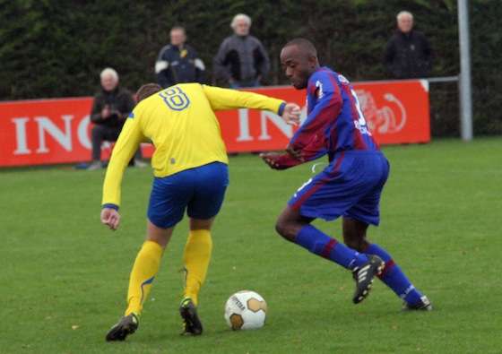 Foto Rob Baarda: Laurens van der Greft (l) in duel met Gemma Paulina
