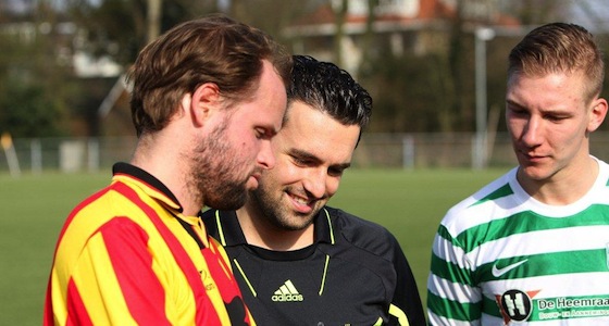 aanvoerders en scheids