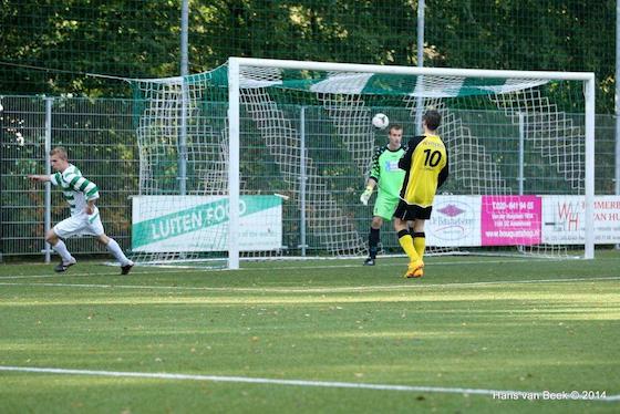 Foto Hans van Beek: Dennis Spitteler zorgt voor de gelijkmaker (2-2)