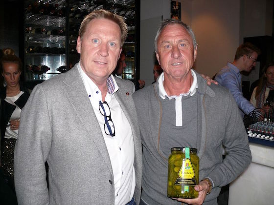 Oos Kesbeke met zijn grote idool Johan cruijff