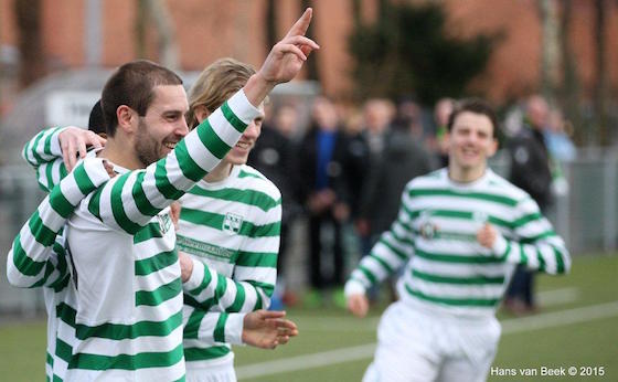 Foto Hans van Beek: Dirk Franken viert zijn treffer tegen BOL