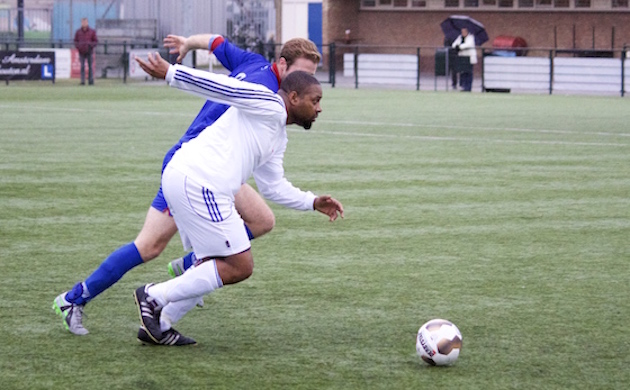 Foto Mario Wormhoudt: Etienne Olf in actie in december tegen Buitenveldert