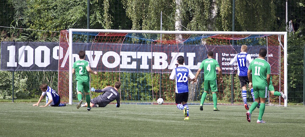 Foto Mario Wormhoudt: Jesper de Vre zorgt al na acht minuten voor de 0-1
