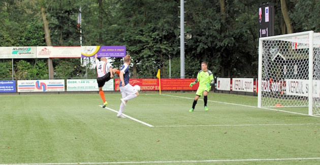 Foto Paul Stoeltie: Ondanks twee doelpunten van Bas Buimer wist Swift afgelopen weekend niet te winnen van Jodan Boys.