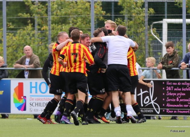 20160904 Martinus RODA Koos van der Leest juichen Martinus