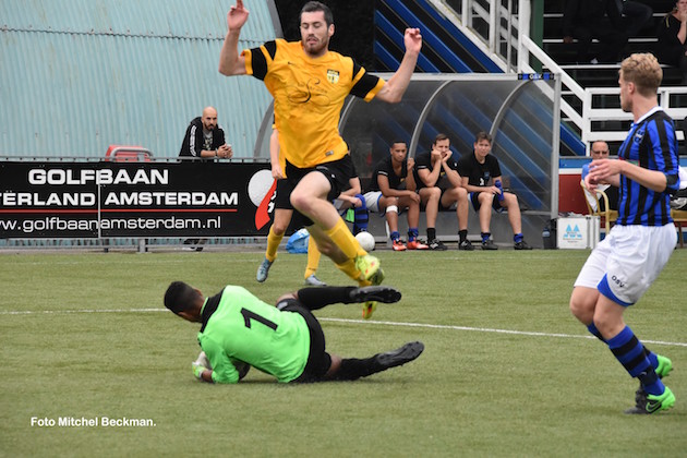 20160917-osv-dvva-mitchel-beckman-kevin-scholten-wordt-gestopt-door-marko-keevel