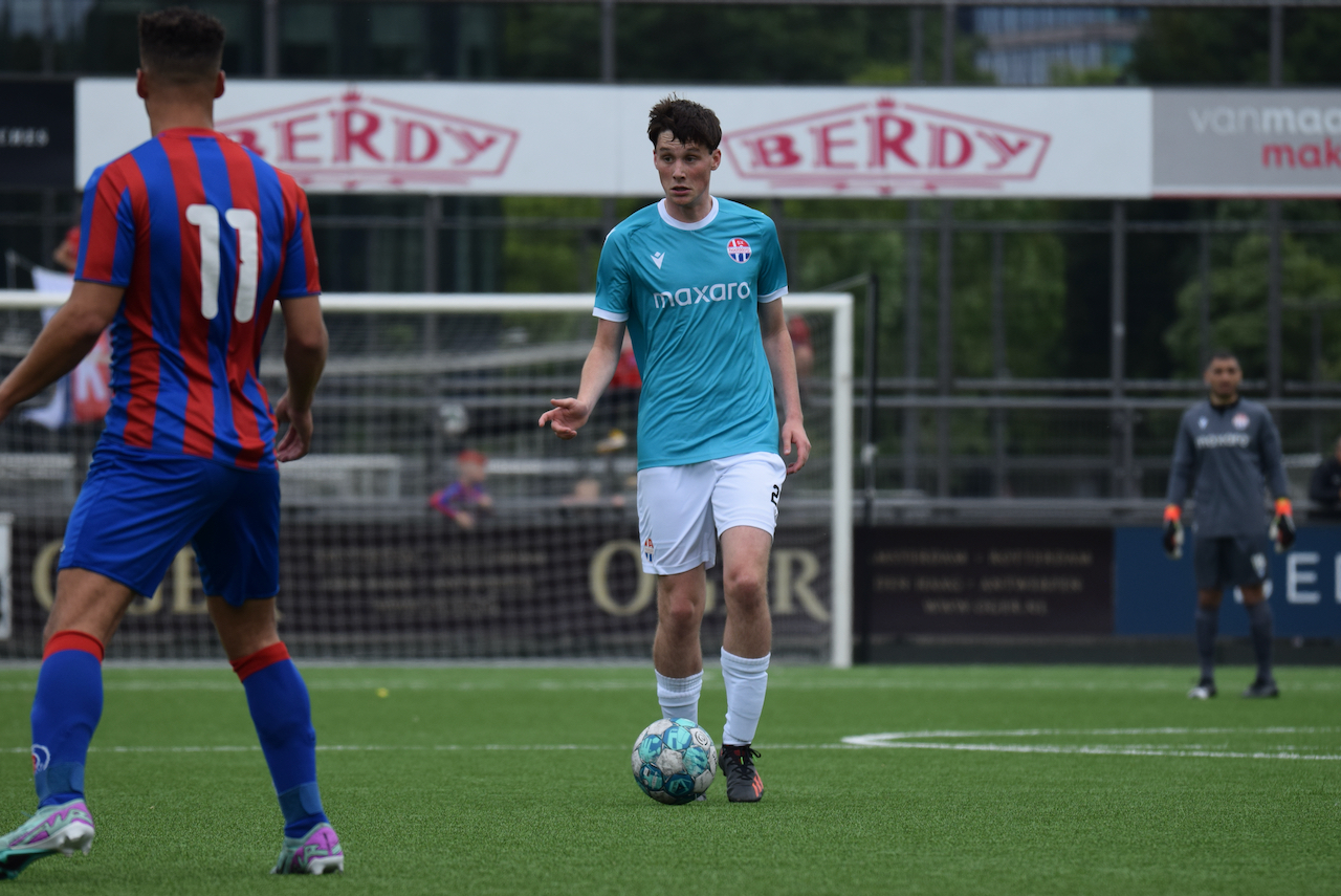 Kaj Wiersma vertrekt alsnog bij SV Hoofddorp en kiest voor FC Aalsmeer. Steven Wajer naar Swift