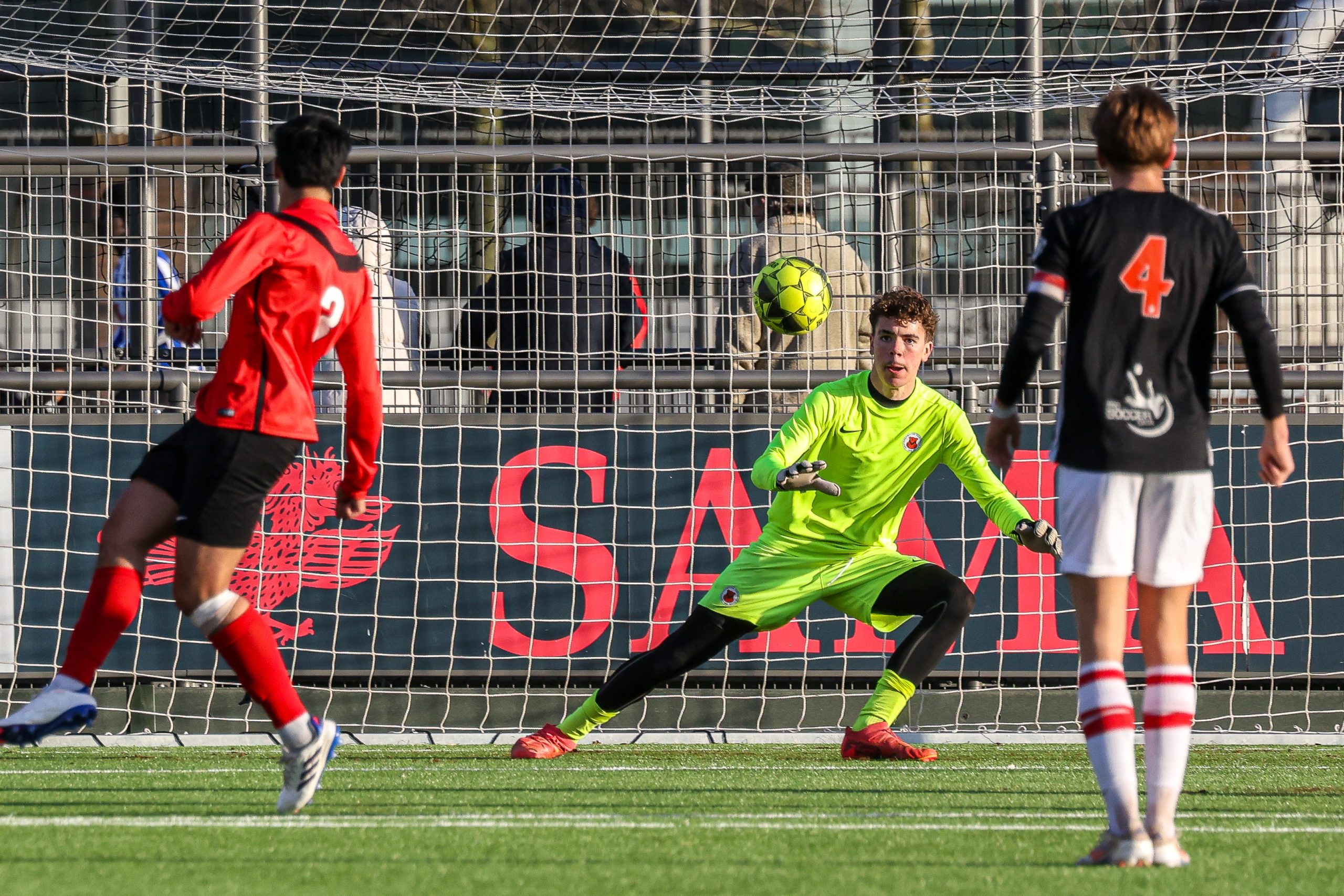 Opleiding En Voetbalwedstrijd Tussen De Teams Van Het De Jeugdvoetbal Jonge Jongens Die Voetbalspel Schoppen Image90148571 Opleiding En Voetbalwedstrijd Tussen De Teams Van Het De Jeugdvoetbal Jonge Jongens Die Voetbalspel Schoppen Image90148571