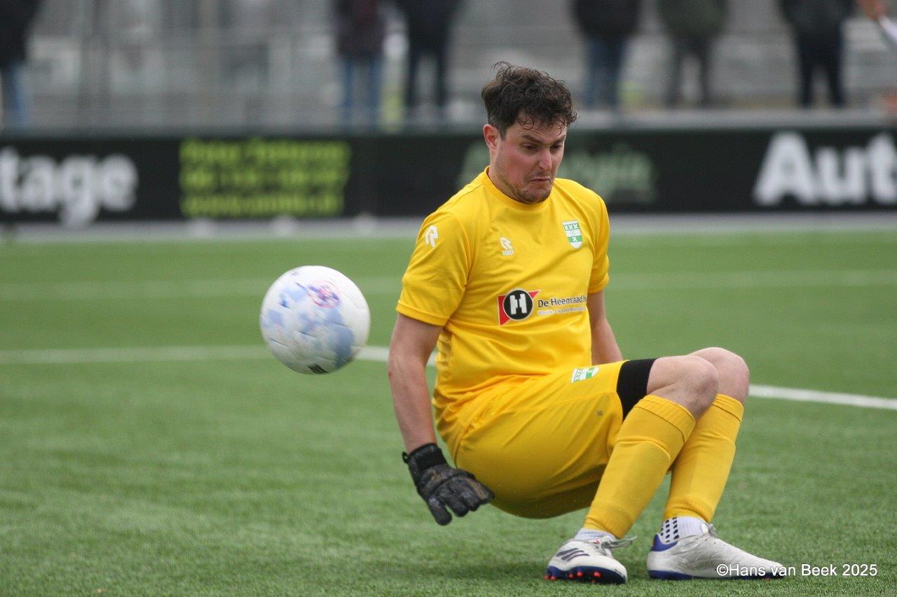 SCPB'22 óók gestaakt. Amstelveen Heemraad verder in de problemen. Monnickendam op schot. SC Buitenve