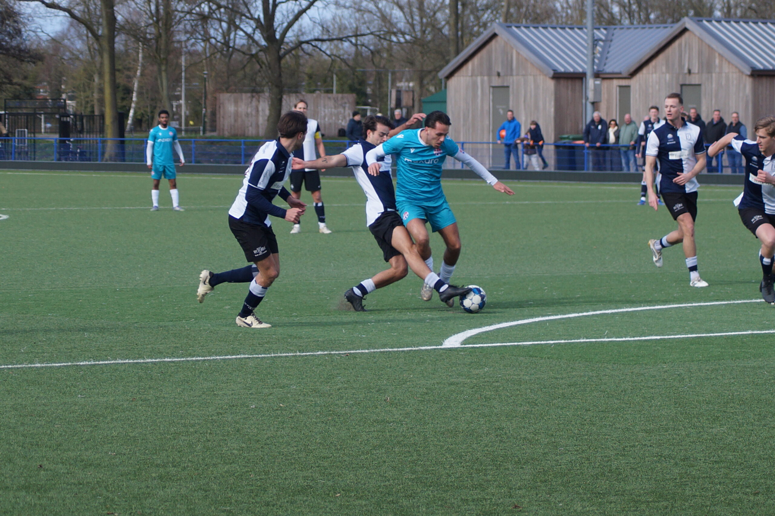 SV Hoofddorp hard onderuit in Hilversum