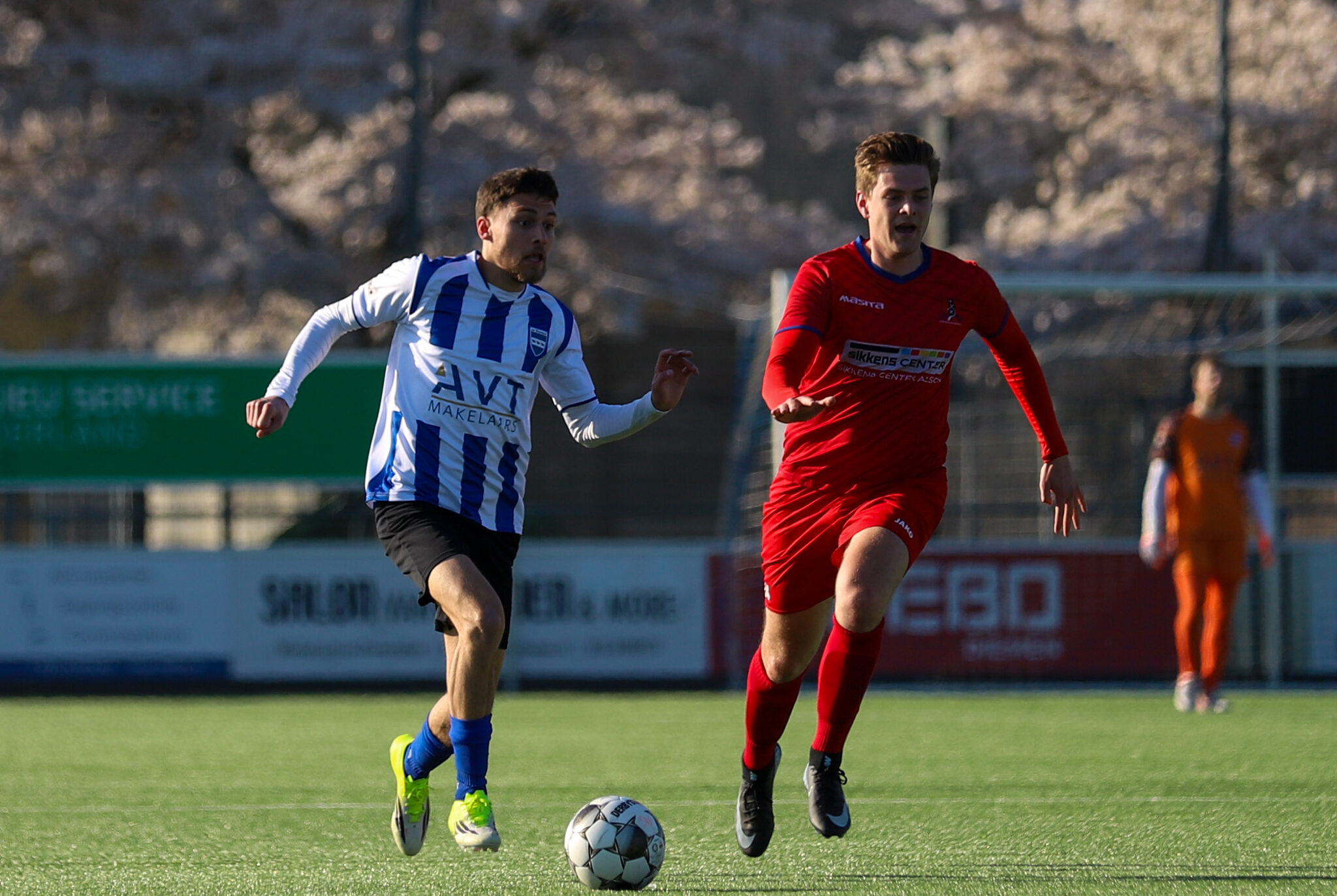 VOORBESCHOUWING | Spanning op alle fronten in het Groot-Amsterdamse amateurvoetbal
