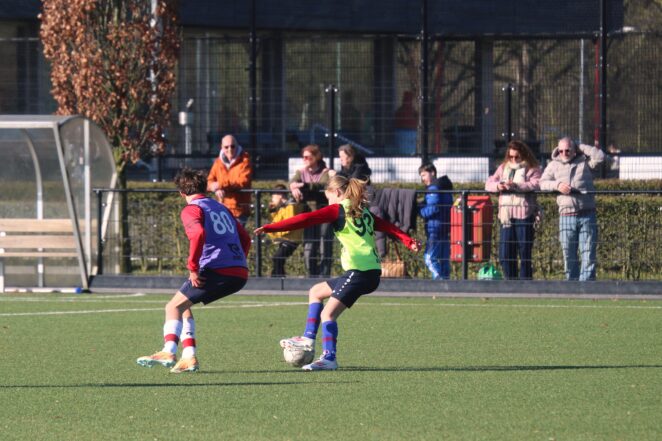 Het Amsterdamsche Jeugdvoetbal (23). Jong, gedreven en kritisch. Soms zit álles mee. Meestal niet.