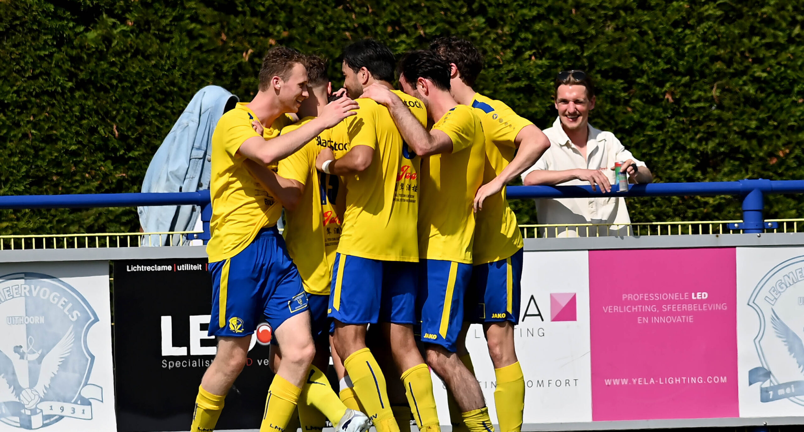 Districtsbeker | FC Weesp en Wartburgia overtuigen en rksv TOB-DSK geschrapt na bestuurlijke maatreg