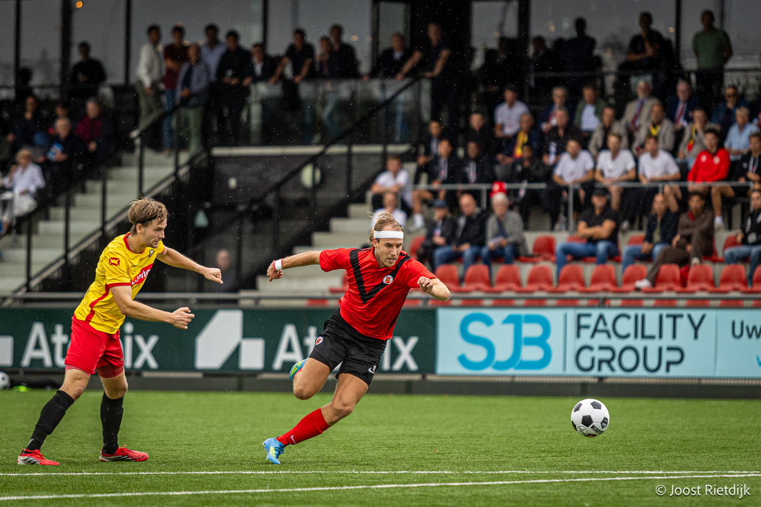 AFC ontsnapt in Groningen en bekert door via Splinter de Mooij